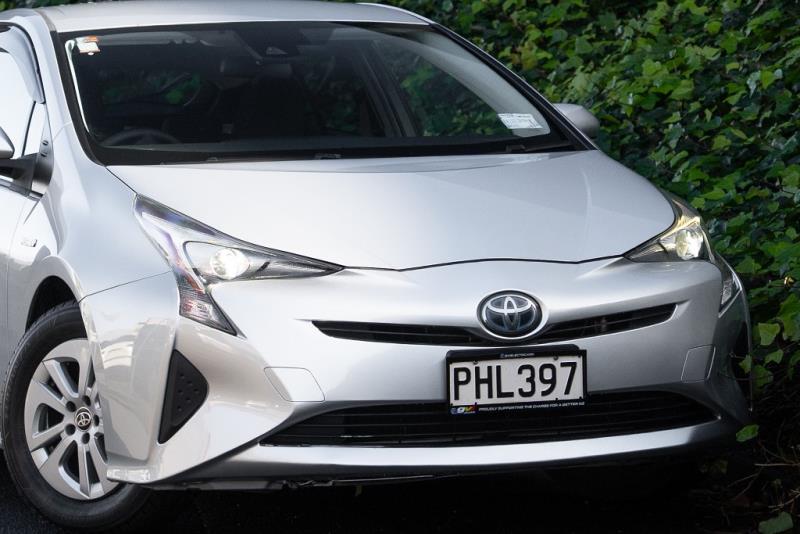 2017 Toyota Prius S Hybrid