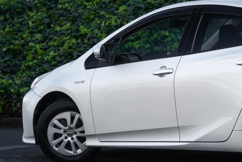 2017 Toyota Prius S Hybrid