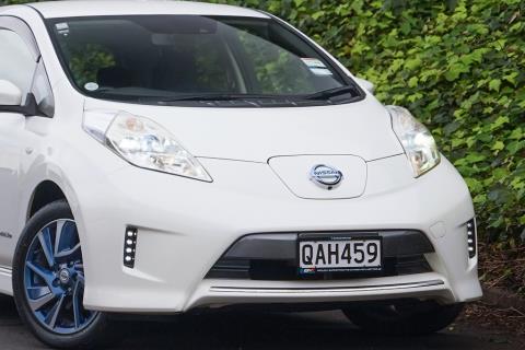 2017 Nissan Leaf 30X Autech - Thumbnail