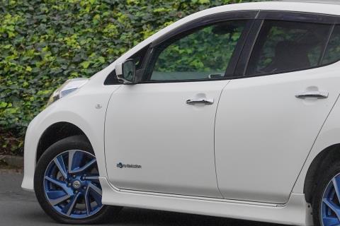 2017 Nissan Leaf 30X Autech - Thumbnail