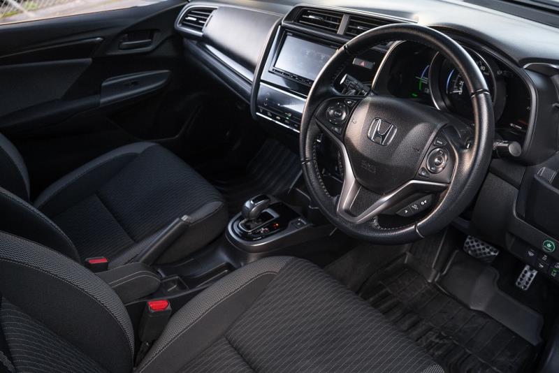 2019 Honda Fit S / Jazz Hybrid