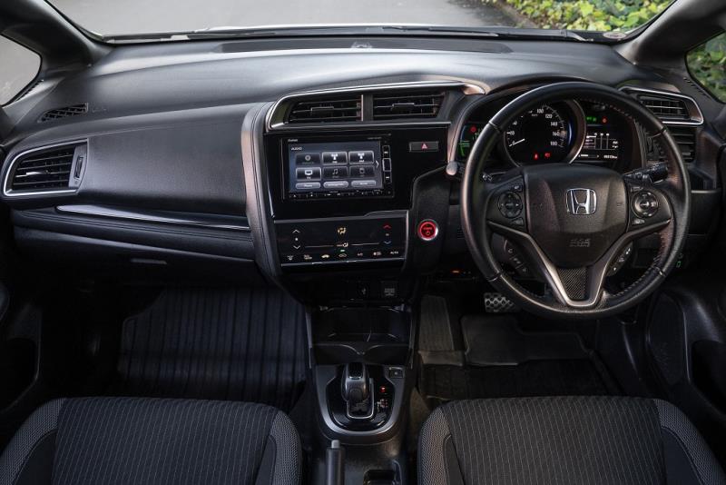 2019 Honda Fit S / Jazz Hybrid