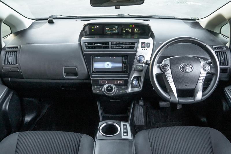 2015 Toyota Prius Alpha S Touring
