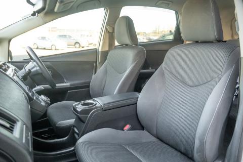 2015 Toyota Prius Alpha S Touring - Thumbnail
