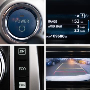 2015 Toyota Prius Alpha S Touring - Thumbnail