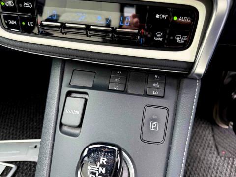 2016 Toyota Auris Hybrid / Corolla - Thumbnail
