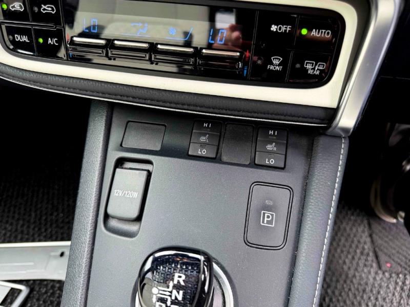 2016 Toyota Auris Hybrid / Corolla