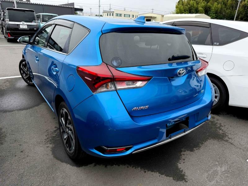 2016 Toyota Auris Hybrid / Corolla