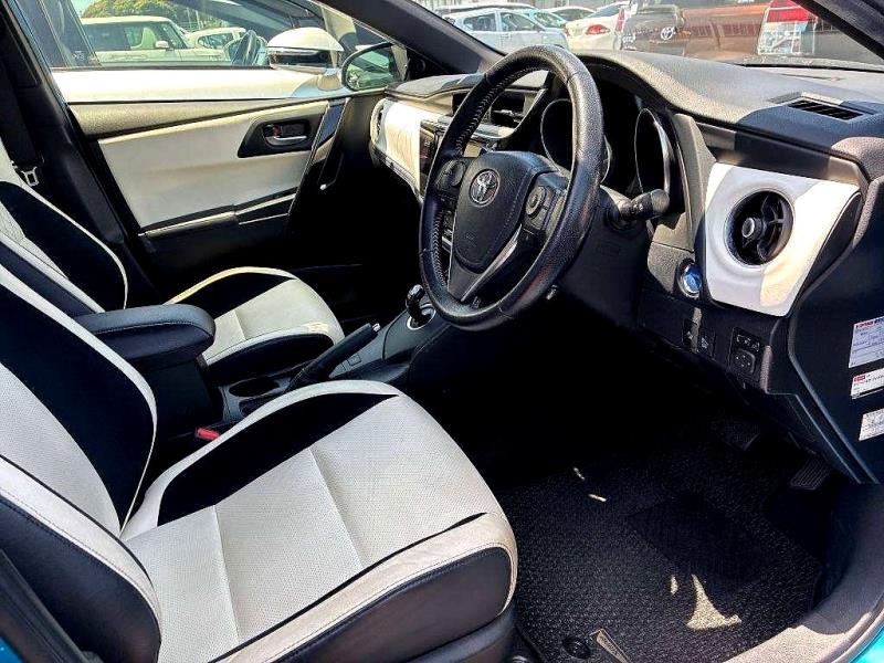 2016 Toyota Auris Hybrid / Corolla