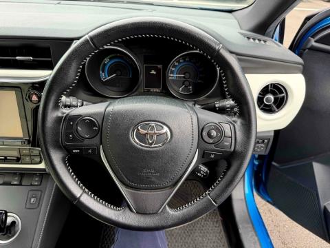 2016 Toyota Auris Hybrid / Corolla - Thumbnail