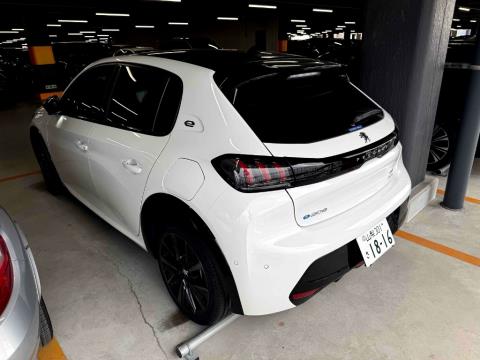 2023 Peugeot e-208 GT Electric - Thumbnail