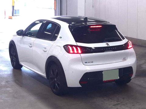 2023 Peugeot e-208 GT Electric - Thumbnail