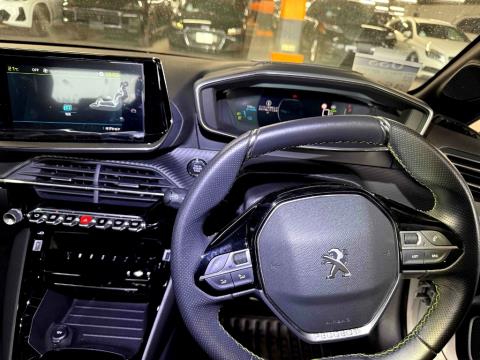 2023 Peugeot e-208 GT Electric - Thumbnail