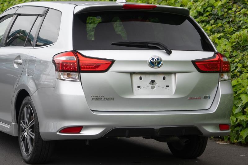 2015 Toyota Corolla Fielder G Hybrid