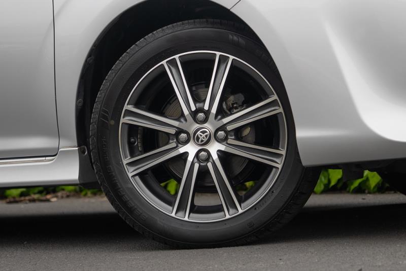 2015 Toyota Corolla Fielder G Hybrid
