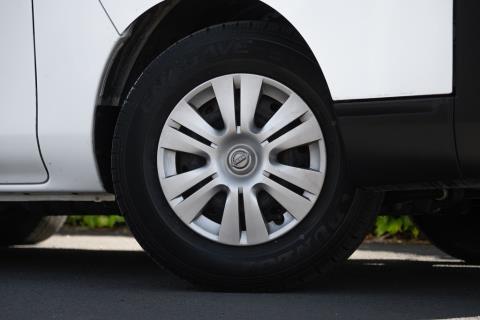 2021 Nissan NV350 / Caravan 5 Door - Thumbnail