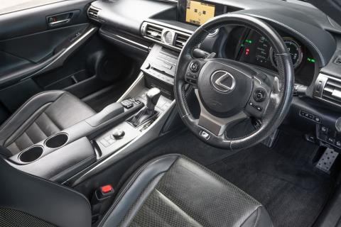2016 Lexus IS 300h F Sport - Thumbnail