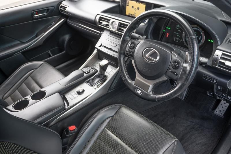 2016 Lexus IS 300h F Sport