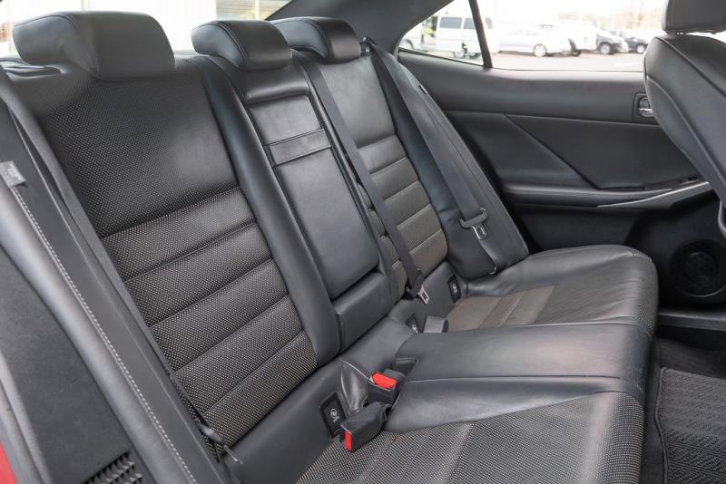 2016 Lexus IS 300h F Sport