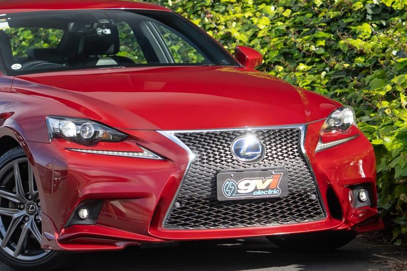 2016 Lexus IS 300h F Sport