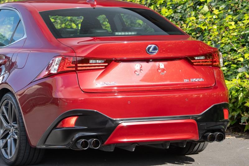 2016 Lexus IS 300h F Sport