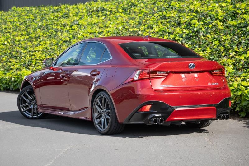 2016 Lexus IS 300h F Sport
