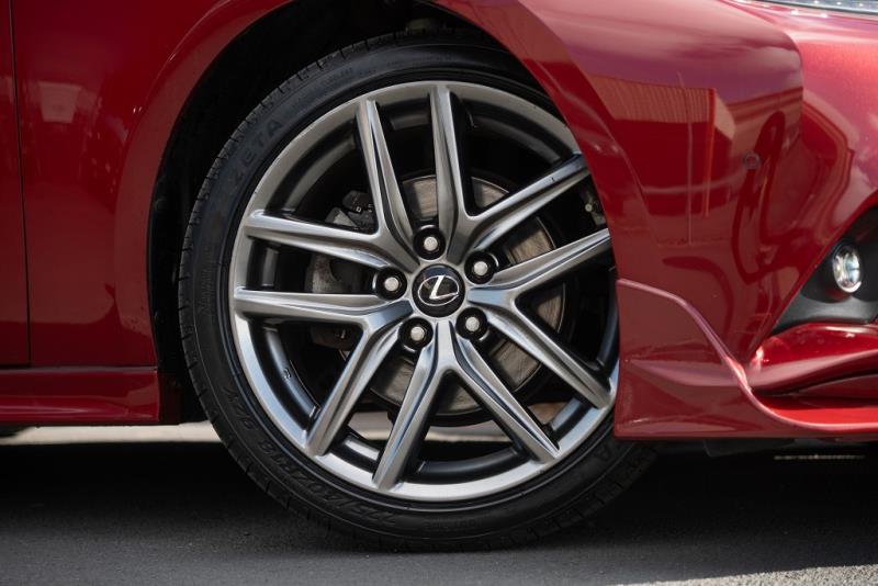 2016 Lexus IS 300h F Sport