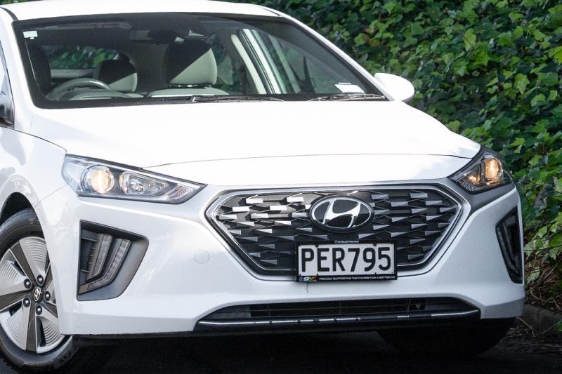 2022 Hyundai IONIQ Hybrid
