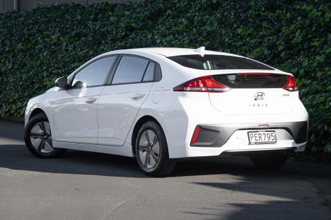 2022 Hyundai IONIQ Hybrid - Thumbnail
