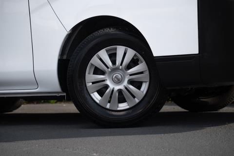 2022 Nissan NV350 / Caravan 5 Door - Thumbnail