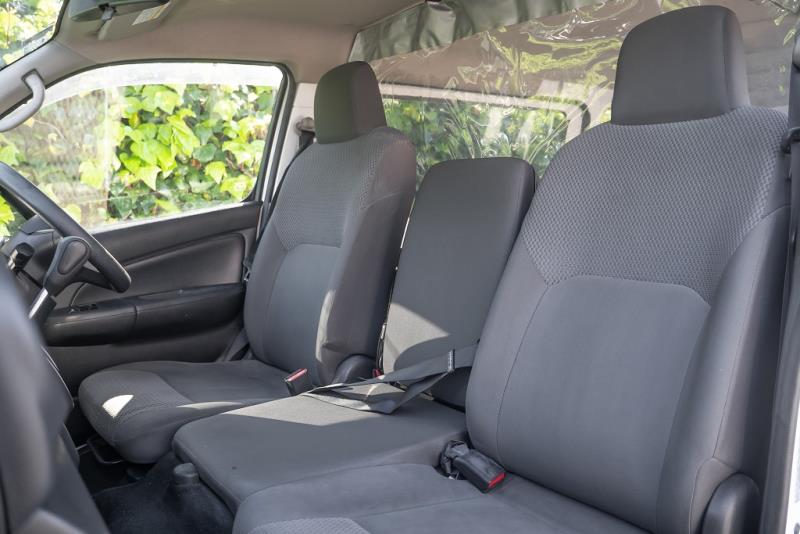 2022 Nissan NV350 / Caravan 5 Door