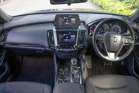 2018 Toyota Crown Hybrid S - Thumbnail