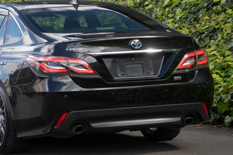 2018 Toyota Crown Hybrid S - Thumbnail
