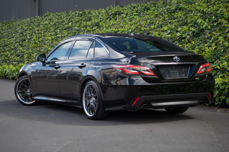 2018 Toyota Crown Hybrid S