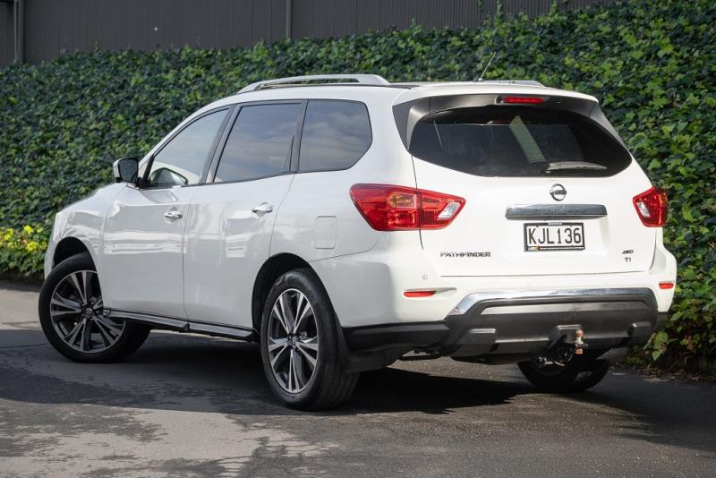 2017 Nissan Pathfinder TI 3.5P 4WD