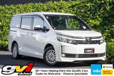 2015 Toyota Voxy X Hybrid / Noah X - Thumbnail