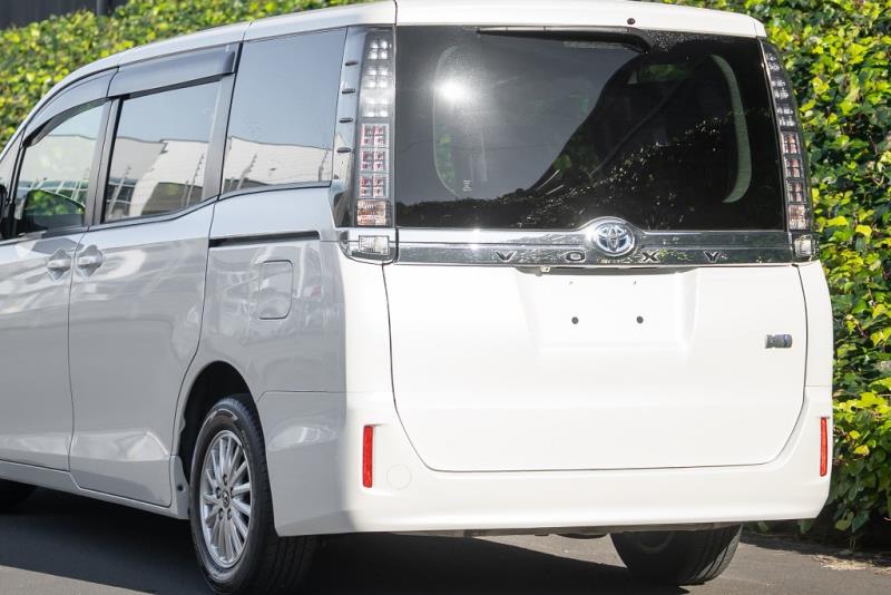 2015 Toyota Voxy X Hybrid / Noah X