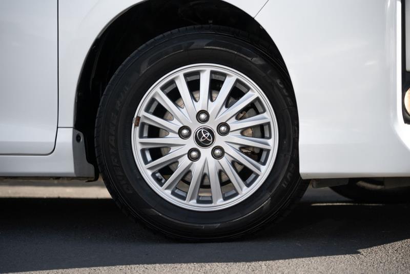 2015 Toyota Voxy X Hybrid / Noah X