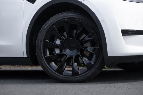 2022 Tesla Model Y RWD 60kWh - Thumbnail