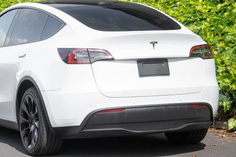 2022 Tesla Model Y RWD 60kWh - Thumbnail