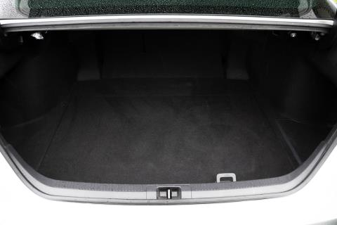 2019 Toyota Camry G Hybrid - Thumbnail