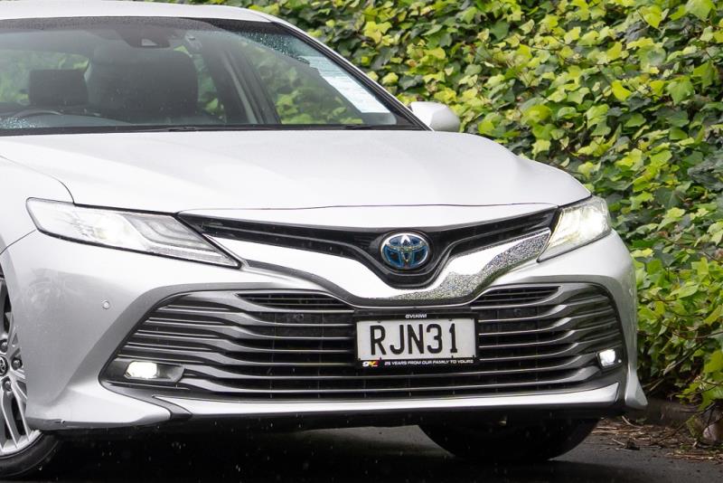 2019 Toyota Camry G Hybrid