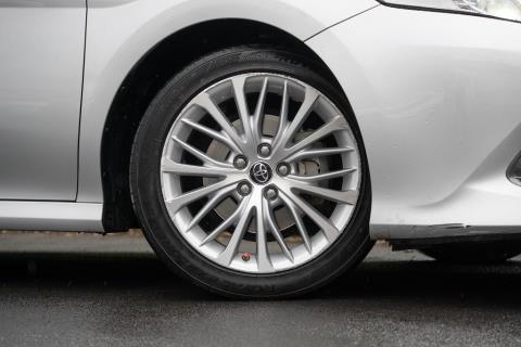 2019 Toyota Camry G Hybrid - Thumbnail