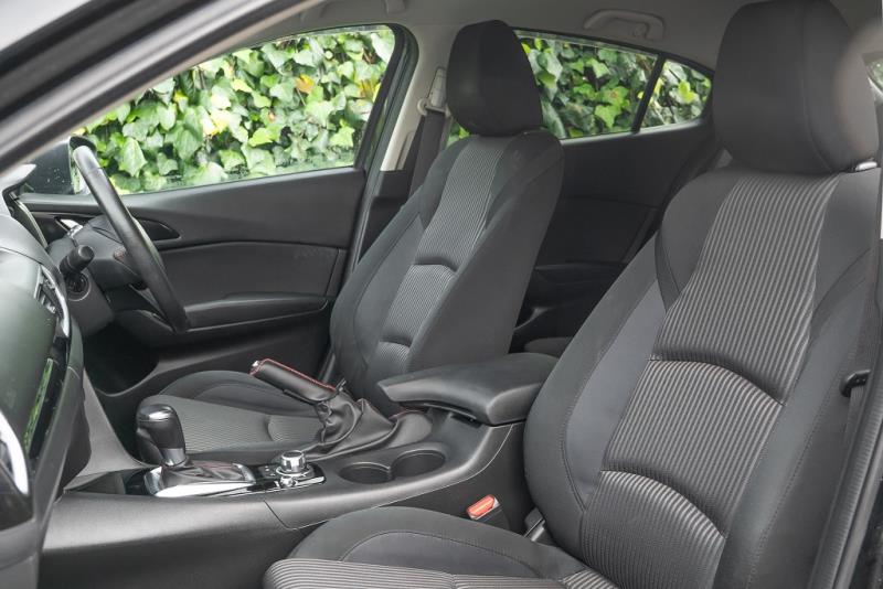 2014 Mazda Axela 15S / 3 Sport