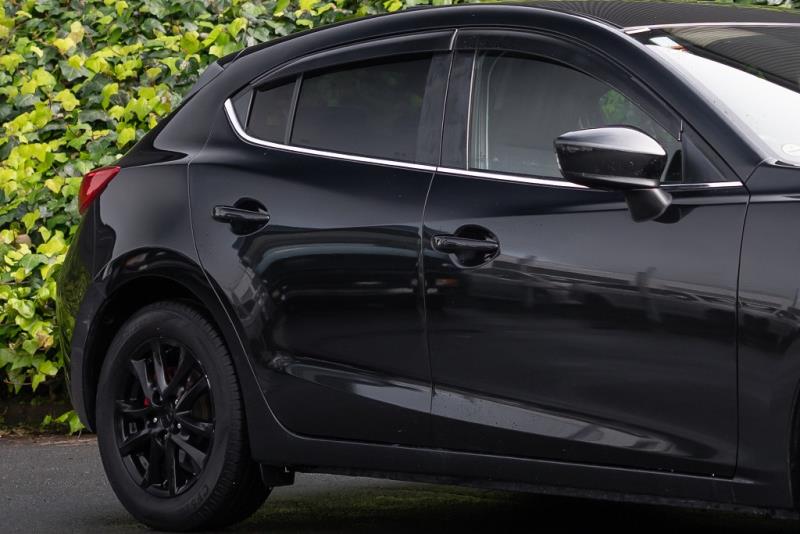 2014 Mazda Axela 15S / 3 Sport