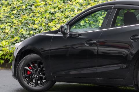 2014 Mazda Axela 15S / 3 Sport - Thumbnail