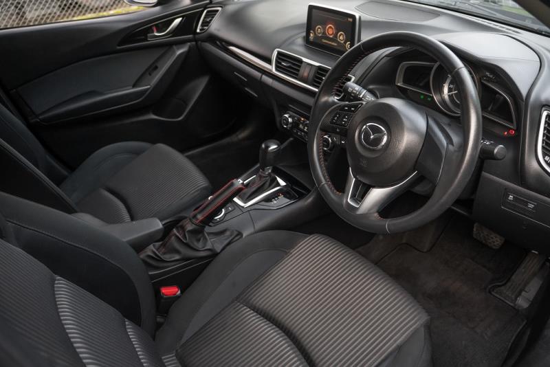 2014 Mazda Axela 15S / 3 Sport