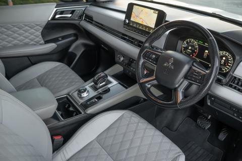 2022 Mitsubishi Outlander VRX 4WD - Thumbnail