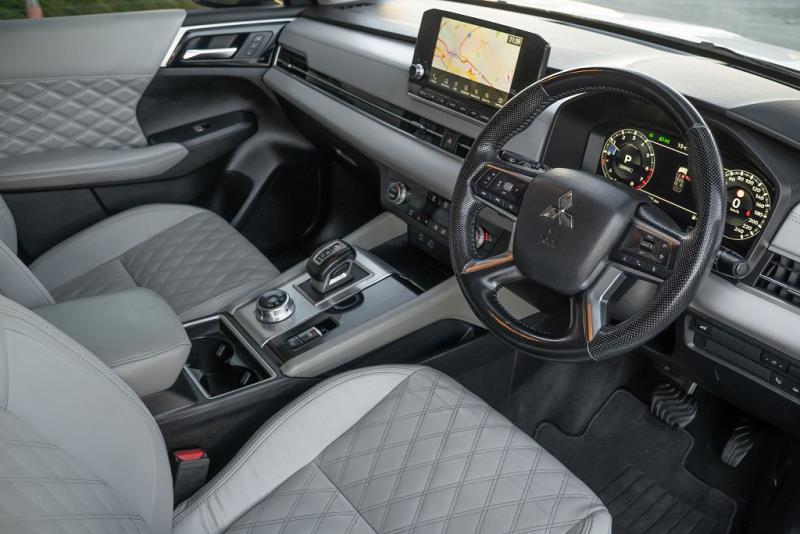 2022 Mitsubishi Outlander VRX 4WD