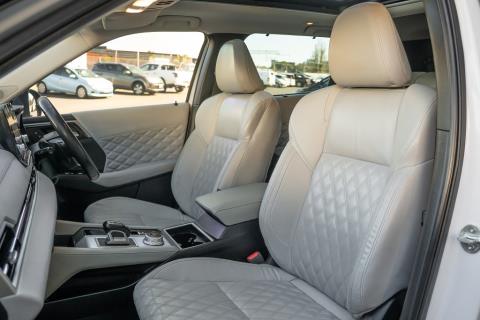 2022 Mitsubishi Outlander VRX 4WD - Thumbnail